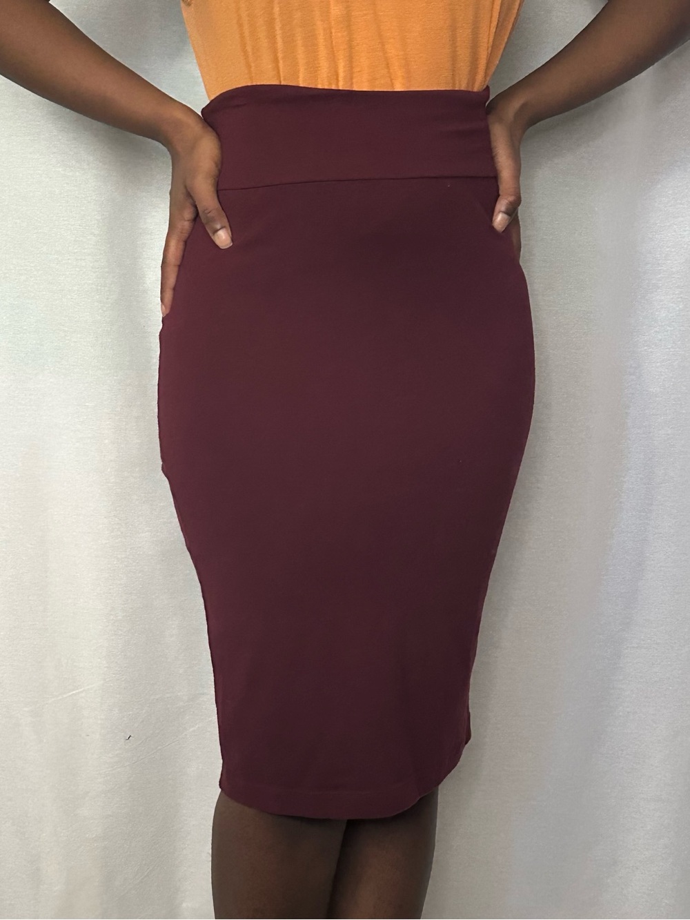 Forever 21 burgundy knee-length pencil skirt
